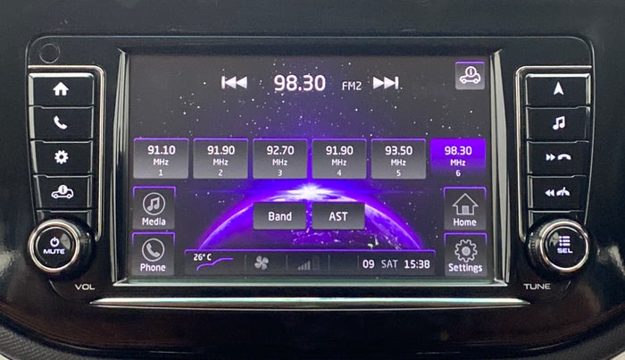 2018 Mahindra MARAZZO M6 8 STR, Diesel, Manual, 37,464 km, Infotainment System
