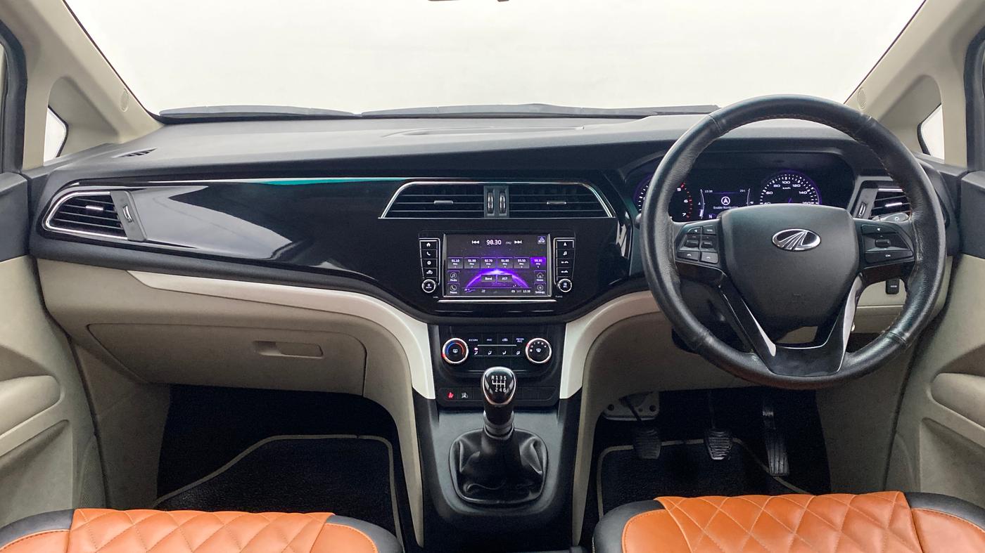 2018 Mahindra MARAZZO M6 8 STR, Diesel, Manual, 37,464 km, Dashboard