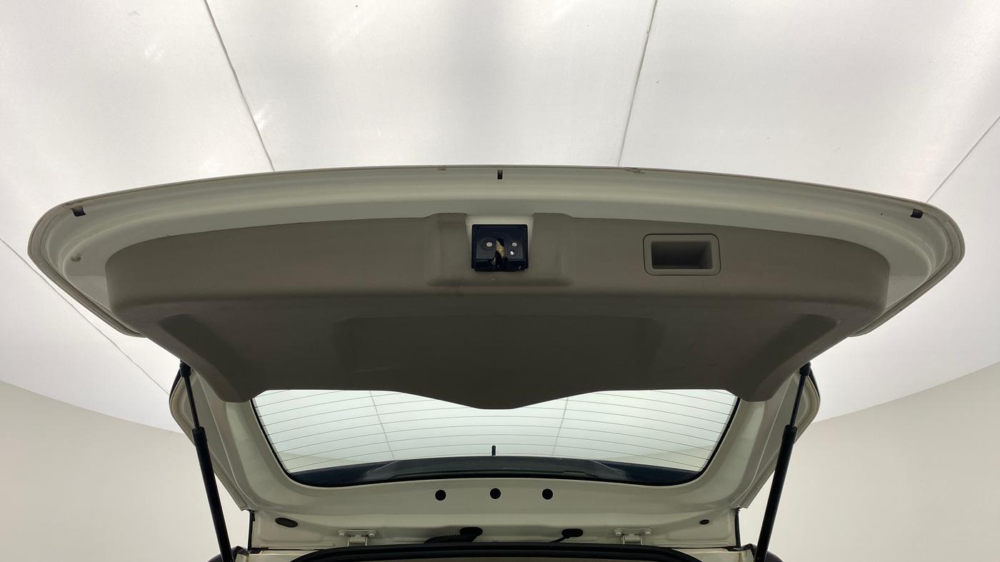 2018 Mahindra MARAZZO M6 8 STR, Diesel, Manual, 37,464 km, Boot Door Open