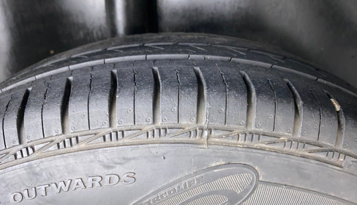 2011 Maruti Swift Dzire VXI, Petrol, Manual, 91,574 km, Right Rear Tyre Tread
