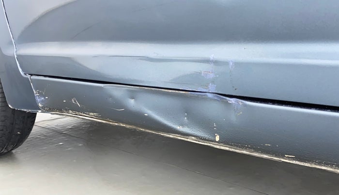 2011 Maruti Swift Dzire VXI, Petrol, Manual, 91,574 km, Left running board - Slightly dented