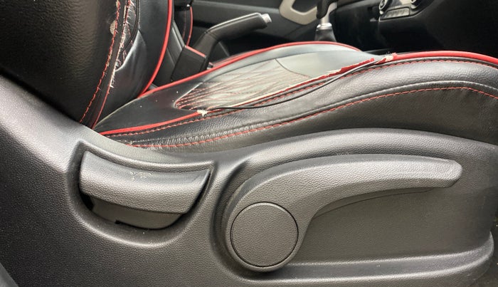 2017 Hyundai Creta SX PLUS 1.6 PETROL, Petrol, Manual, 97,987 km, Driver Side Adjustment Panel