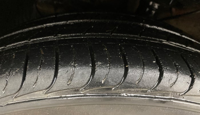 2017 Hyundai Creta SX PLUS 1.6 PETROL, Petrol, Manual, 97,987 km, Left Front Tyre Tread