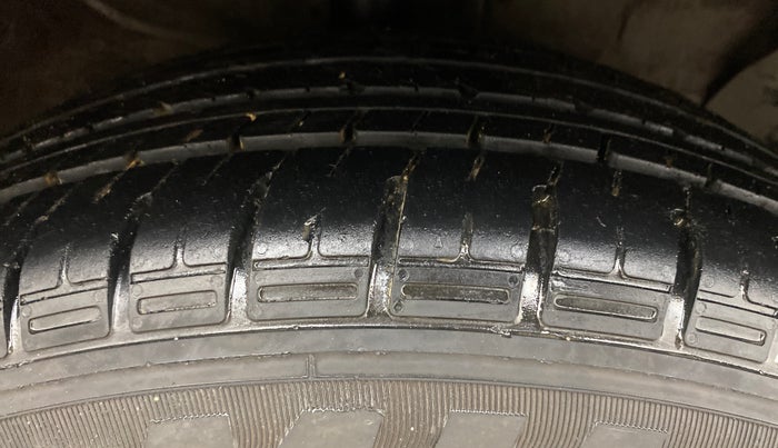 2017 Hyundai Creta SX PLUS 1.6 PETROL, Petrol, Manual, 97,987 km, Right Front Tyre Tread