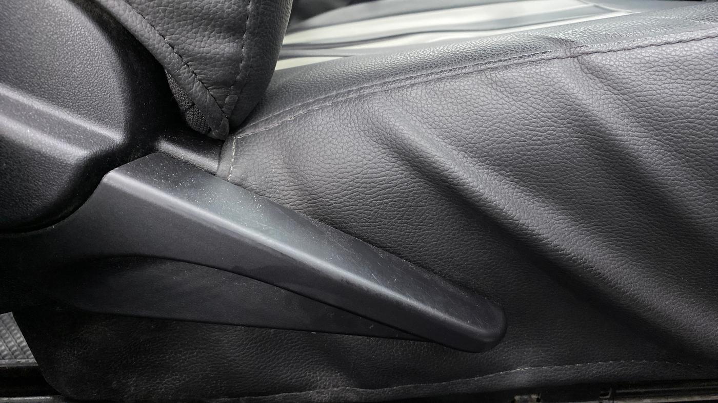 2012 Toyota Etios Liva D 4D GD, Diesel, Manual, 86,154 km, Driver Side Adjustment Panel