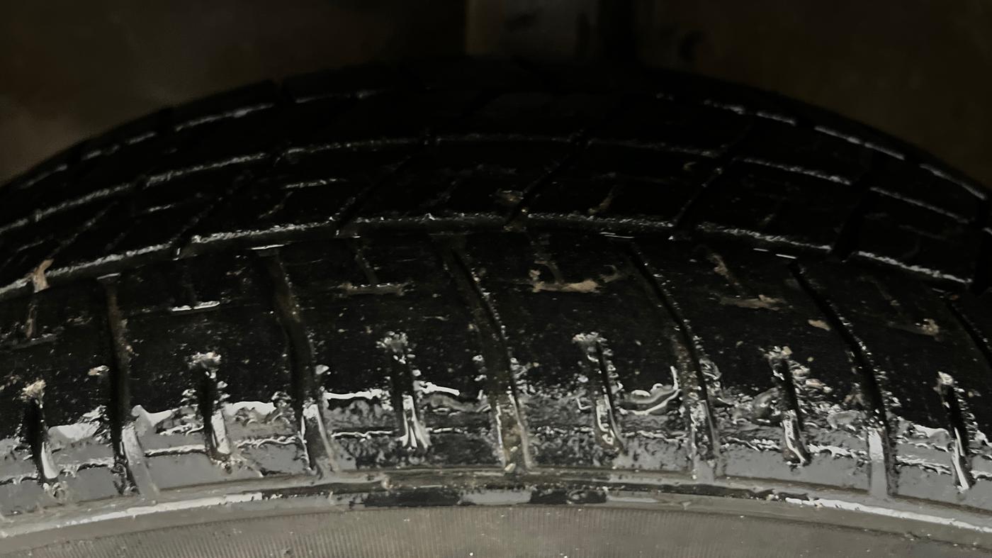 2016 Maruti Wagon R 1.0 VXI, Petrol, Manual, 24,500 km, Left Front Tyre Tread