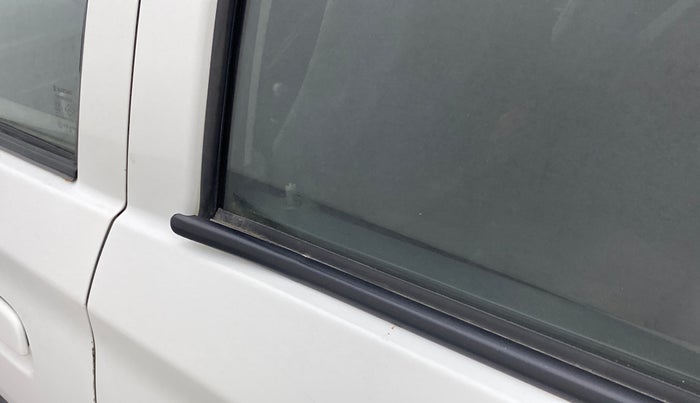 2018 Maruti Alto 800 VXI, Petrol, Manual, 63,835 km, Rear left door - Weather strip has minor damage