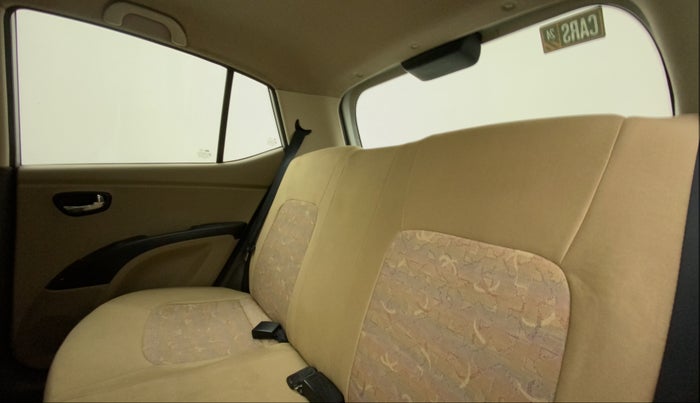 2010 Hyundai i10 MAGNA 1.2, Petrol, Manual, 24,908 km, Right Side Rear Door Cabin