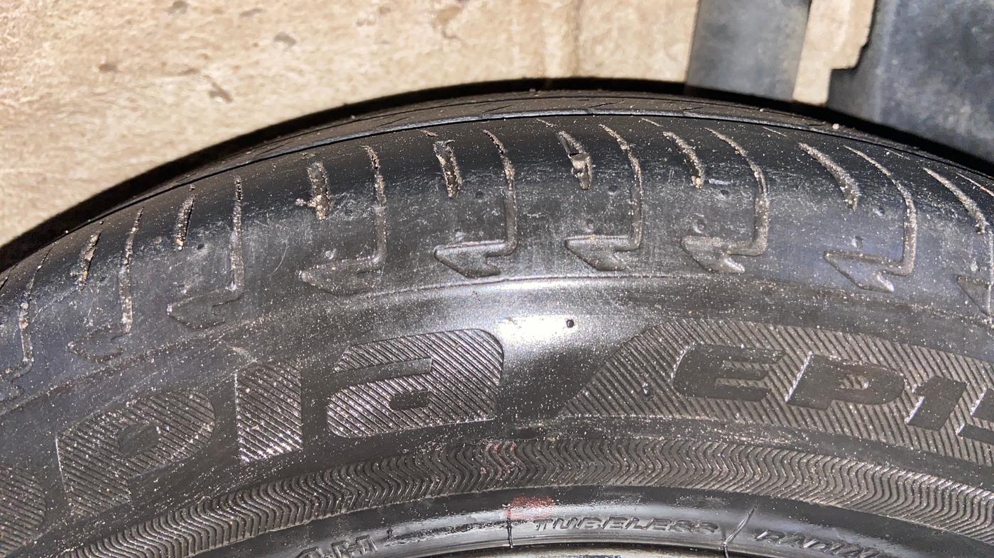 2024 Maruti IGNIS SIGMA 1.2, CNG, Manual, 34,895 km, Left Rear Tyre Tread