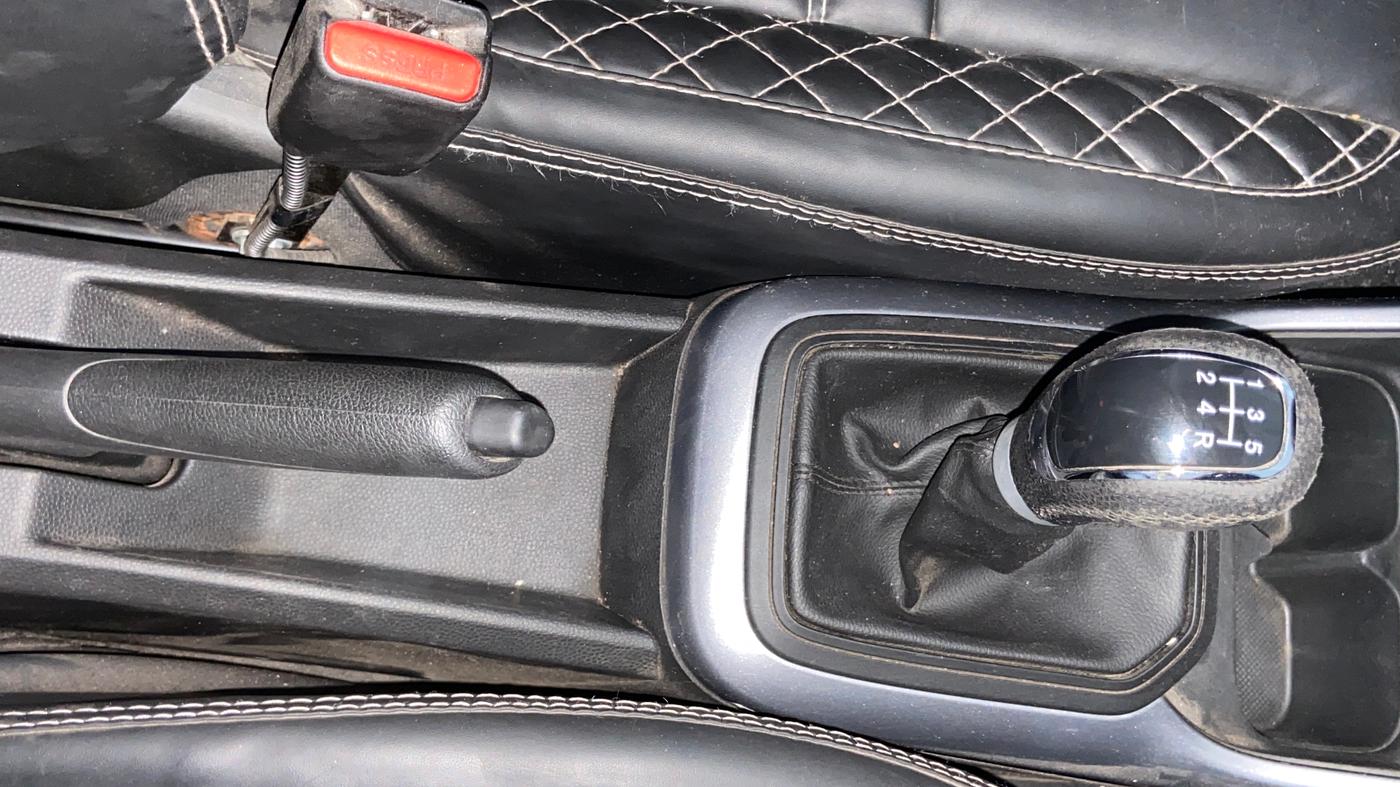 2024 Maruti IGNIS SIGMA 1.2, CNG, Manual, 34,895 km, Gear Lever