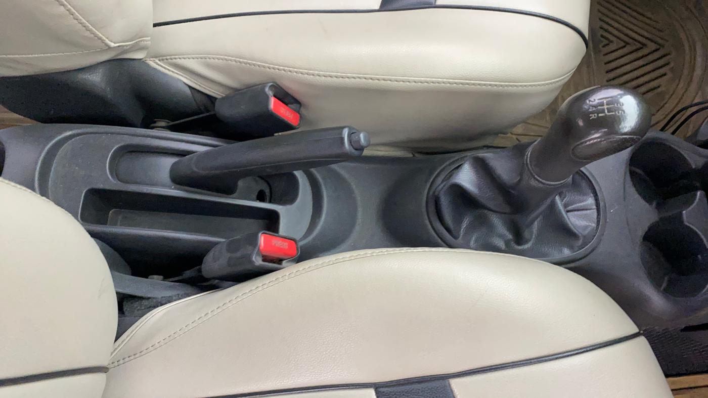 2018 Nissan Micra Active XV, Petrol, Manual, 58,659 km, Gear Lever