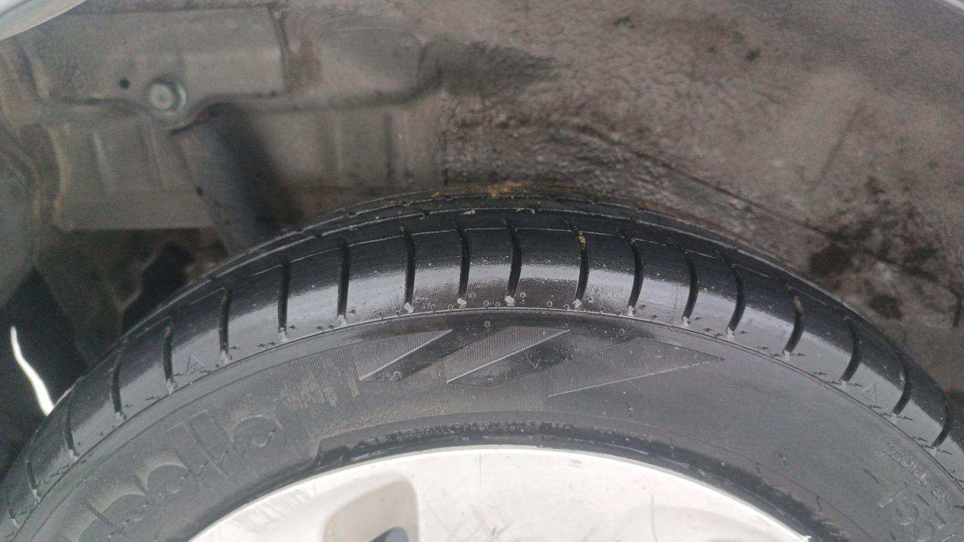 2018 Maruti Wagon R 1.0 VXI AMT, Petrol, Automatic, 43,659 km, Right Rear Tyre Tread