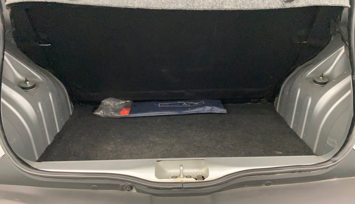 2022 Renault Kwid RXL 1.0 AMT, Petrol, Automatic, 49,984 km, Boot Inside