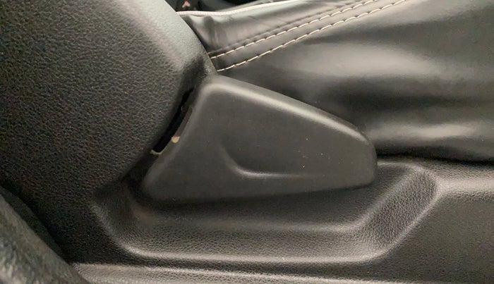 2022 Renault Kwid RXL 1.0 AMT, Petrol, Automatic, 49,984 km, Driver Side Adjustment Panel