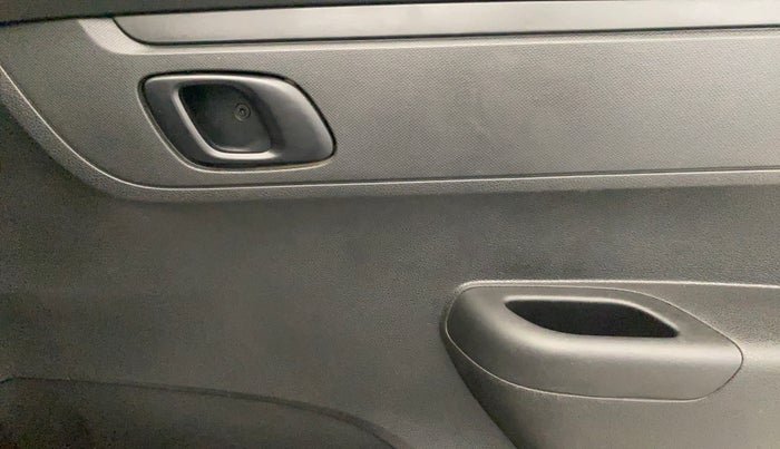 2022 Renault Kwid RXL 1.0 AMT, Petrol, Automatic, 49,984 km, Driver Side Door Panels Control