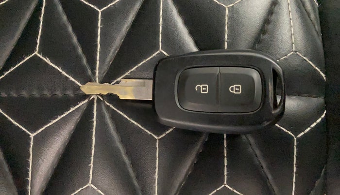 2022 Renault Kwid RXL 1.0 AMT, Petrol, Automatic, 49,984 km, Key Close Up