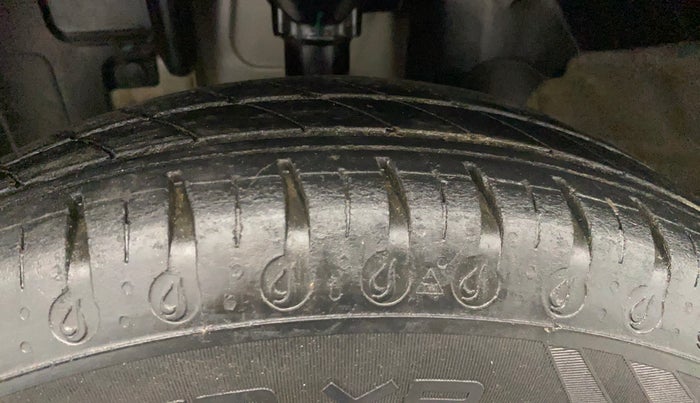 2022 Renault Kwid RXL 1.0 AMT, Petrol, Automatic, 49,984 km, Left Front Tyre Tread