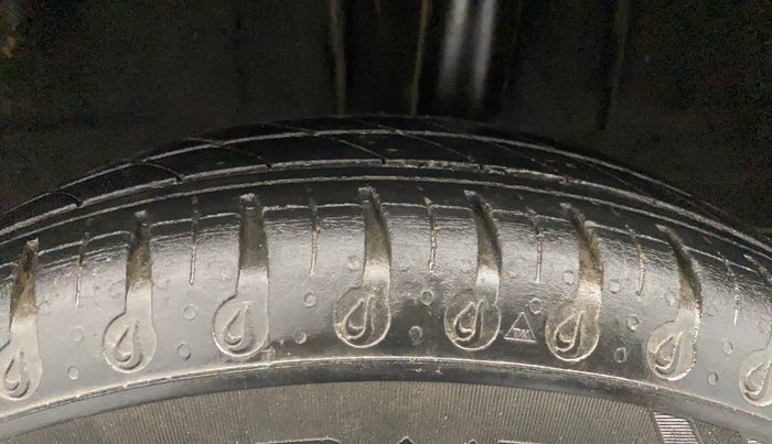 2022 Renault Kwid RXL 1.0 AMT, Petrol, Automatic, 49,984 km, Left Rear Tyre Tread