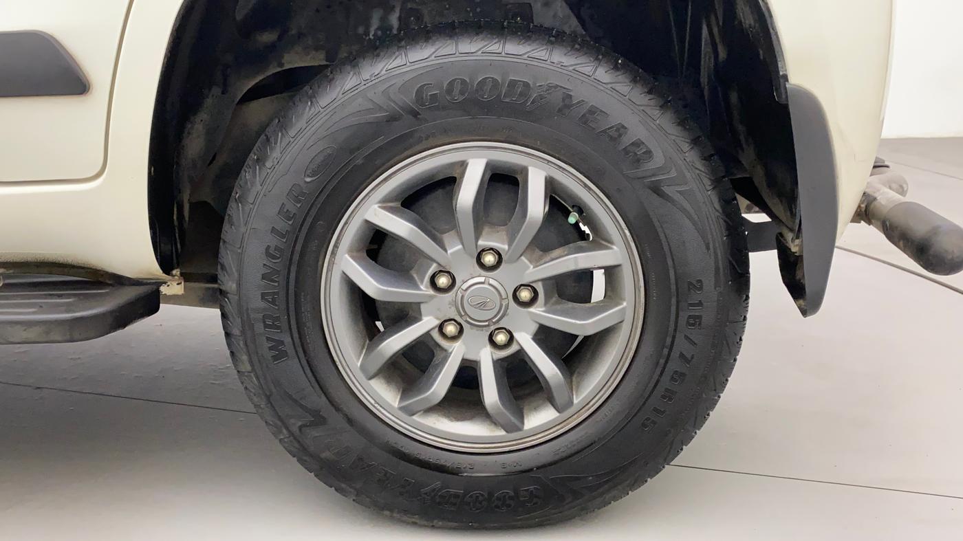 2017 Mahindra TUV300 T10, Diesel, Manual, 40,561 km, Left Rear Wheel