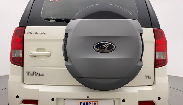 2017 Mahindra TUV300 T10, Diesel, Manual, 40,561 km, Spare Tyre