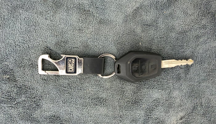 2017 Mahindra TUV300 T10, Diesel, Manual, 40,561 km, Key Close Up