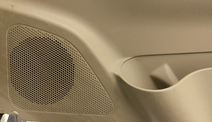 2017 Mahindra TUV300 T10, Diesel, Manual, 40,561 km, Speaker