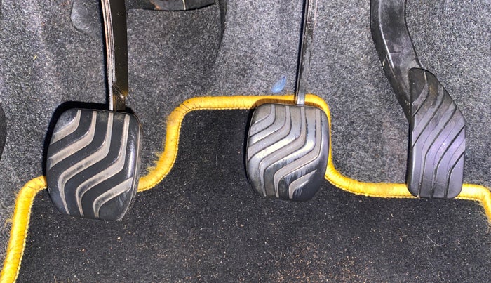 2017 Renault Kwid RXT 1.0, Petrol, Manual, 39,855 km, Pedals