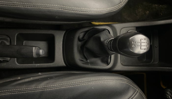 2017 Renault Kwid RXT 1.0, Petrol, Manual, 39,855 km, Gear Lever