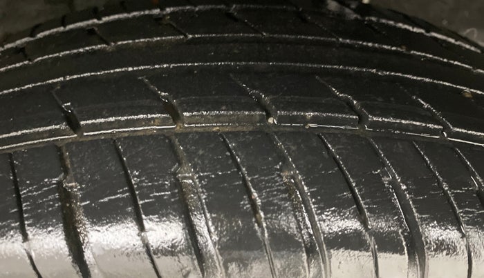 2017 Renault Kwid RXT 1.0, Petrol, Manual, 39,855 km, Left Rear Tyre Tread