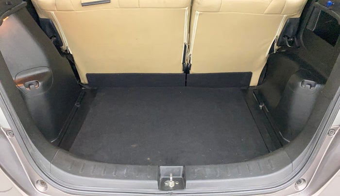 2011 Honda Jazz 1.2 L I-VTEC SELECT, Petrol, Manual, 51,299 km, Boot Inside