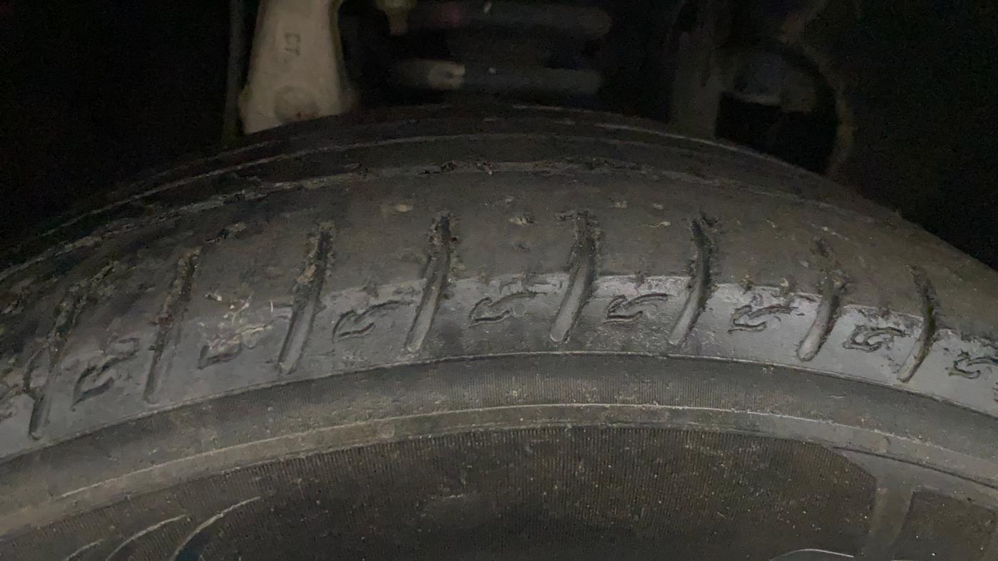2020 Mahindra MARAZZO M2 8 STR, Diesel, Manual, 56,727 km, Right Front Tyre Tread