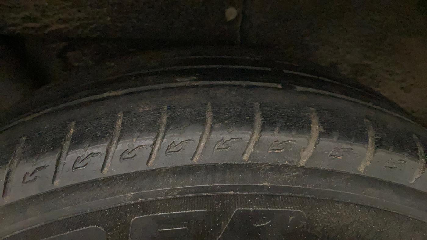 2020 Mahindra MARAZZO M2 8 STR, Diesel, Manual, 56,727 km, Right Rear Tyre Tread