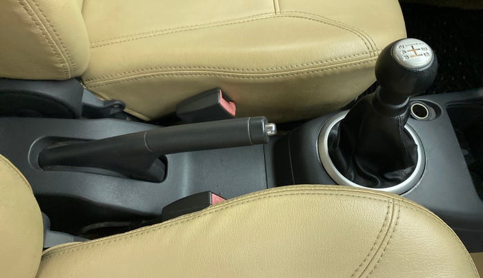 2010 Maruti Swift VXI, Petrol, Manual, 97,645 km, Gear Lever