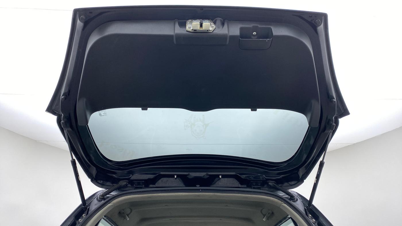 2010 Maruti Swift VXI, Petrol, Manual, 97,645 km, Boot Door Open