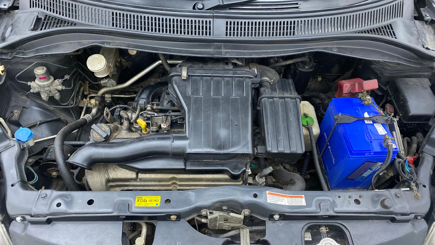 2010 Maruti Swift VXI, Petrol, Manual, 97,645 km, Open Bonet