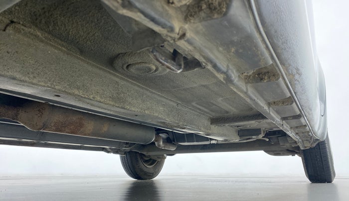 2010 Maruti Swift VXI, Petrol, Manual, 97,645 km, Right Side Underbody