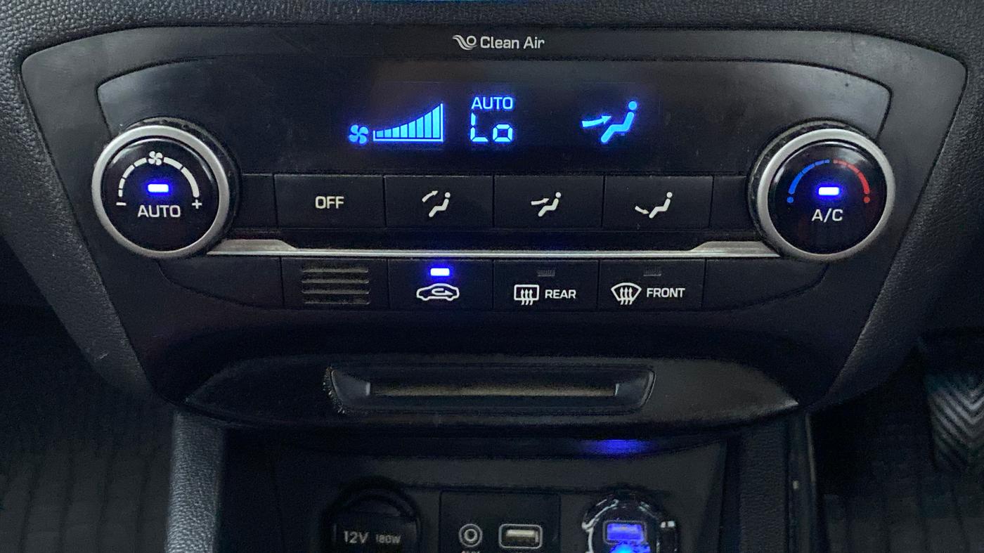 2018 Hyundai Elite i20 ASTA 1.2 DUAL TONE, Petrol, Manual, 52,339 km, Automatic Climate Control