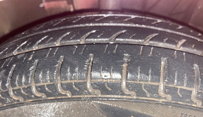 2019 Datsun Redi Go A, Petrol, Manual, 20,380 km, Left Front Tyre Tread