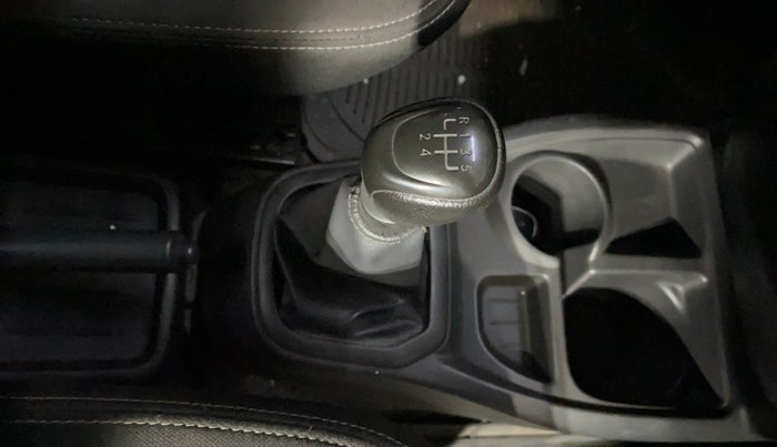 2019 Datsun Redi Go A, Petrol, Manual, 20,380 km, Gear Lever