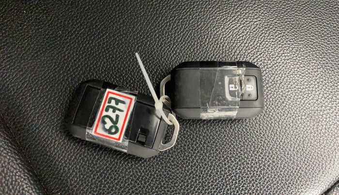 2020 Maruti Baleno ZETA PETROL 1.2, Petrol, Manual, 25,179 km, Key Close Up