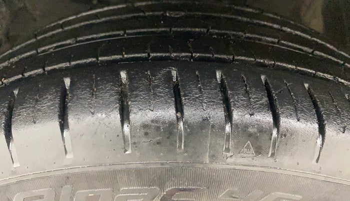 2020 Maruti Baleno ZETA PETROL 1.2, Petrol, Manual, 25,179 km, Left Front Tyre Tread