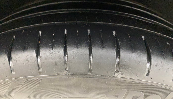 2020 Maruti Baleno ZETA PETROL 1.2, Petrol, Manual, 25,179 km, Right Rear Tyre Tread