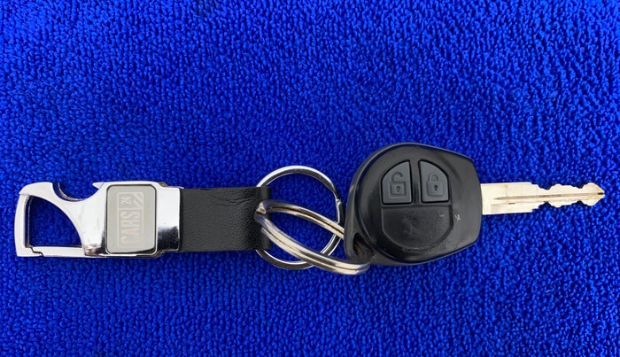 2017 Maruti Swift VXI O, Petrol, Manual, 48,030 km, Key Close Up