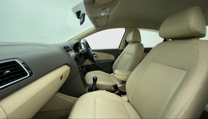 2013 Volkswagen Vento HIGHLINE PETROL, Petrol, Manual, 77,461 km, Right Side Front Door Cabin