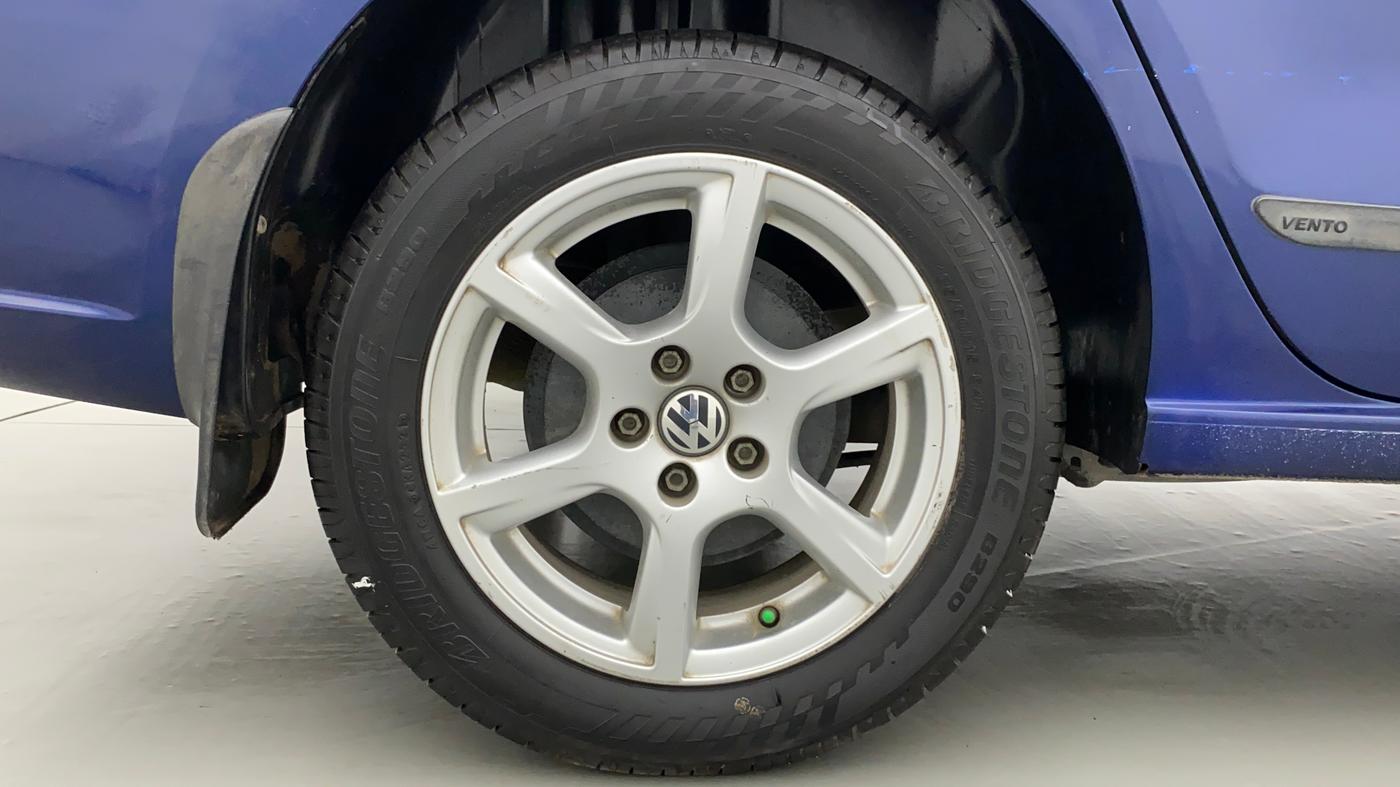 2013 Volkswagen Vento HIGHLINE PETROL, Petrol, Manual, 77,461 km, Right Rear Wheel