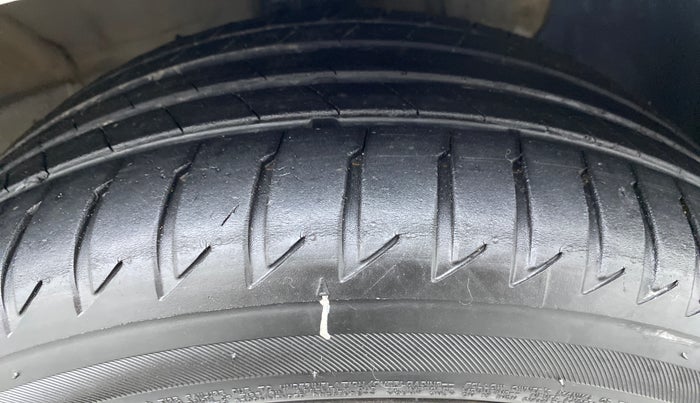 2020 Hyundai Verna 1.6 CRDI SX, Diesel, Manual, 34,942 km, Right Front Tyre Tread