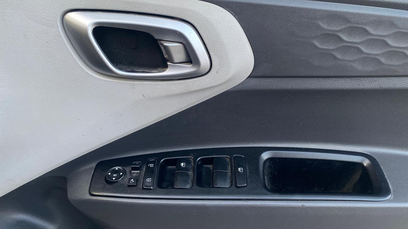2019 Hyundai GRAND I10 NIOS SPORTZ 1.2 KAPPA VTVT, Petrol, Manual, 63,659 km, Driver Side Door Panels Control