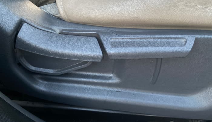 2019 Hyundai GRAND I10 NIOS SPORTZ 1.2 KAPPA VTVT, Petrol, Manual, 62,946 km, Driver Side Adjustment Panel