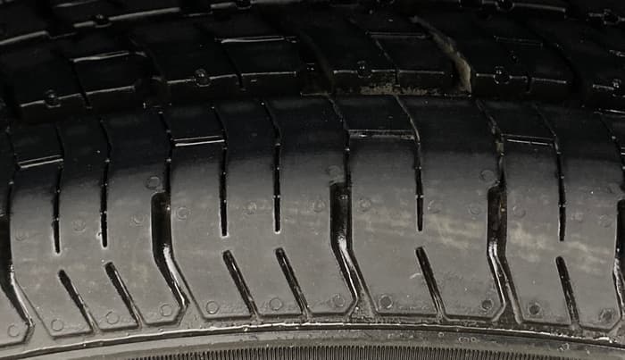 2019 Maruti Swift VXI AMT, Petrol, Automatic, 73,277 km, Right Rear Tyre Tread