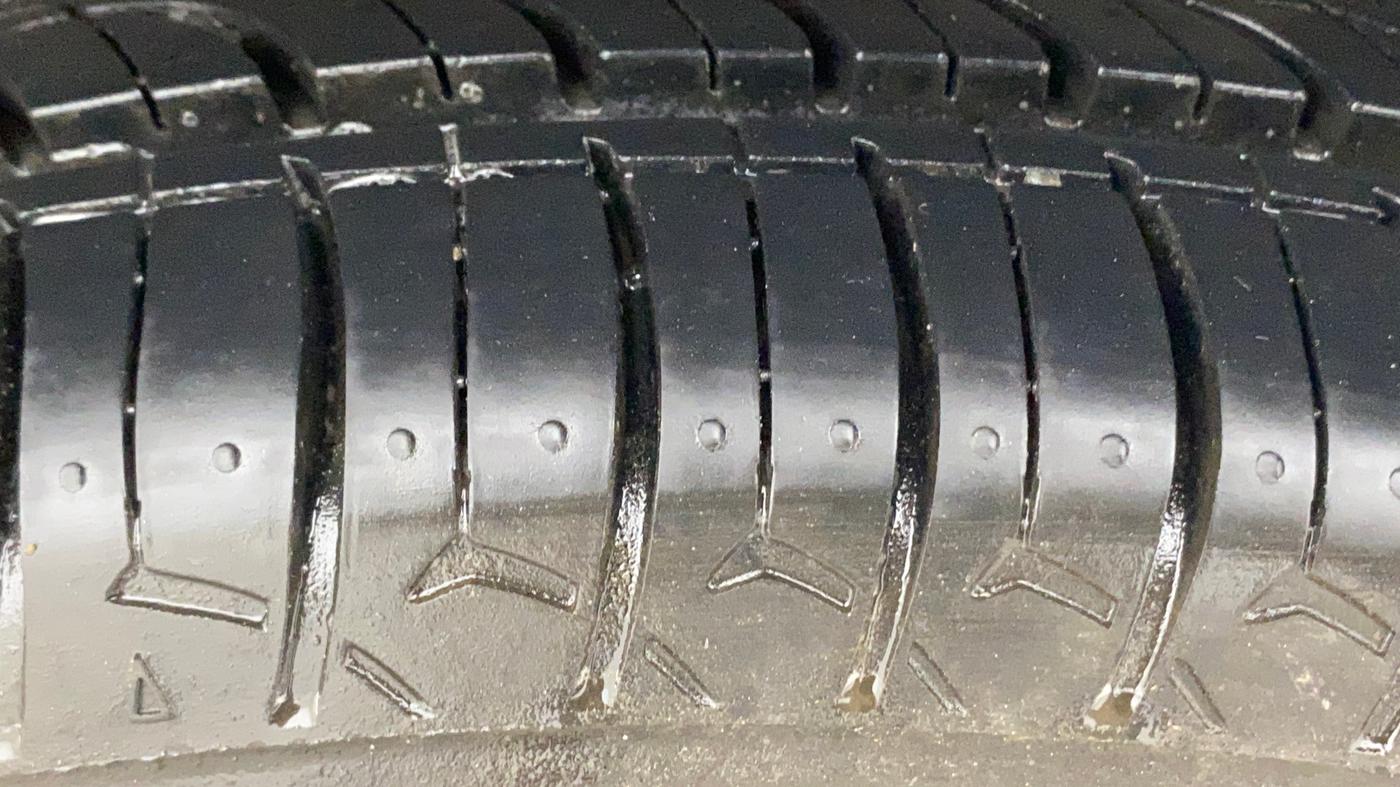 2018 Maruti Wagon R 1.0 VXI, Petrol, Manual, 14,219 km, Left Rear Tyre Tread